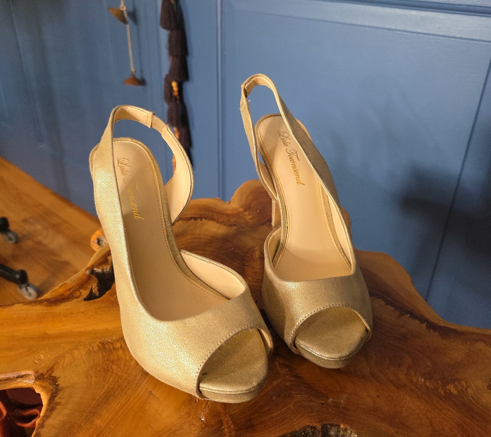 Lulu Townsend Gold Peep-Toe Slingback Heels